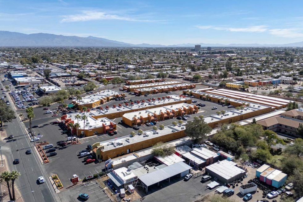 Midway — industrial space for lease in Tucson, AZ