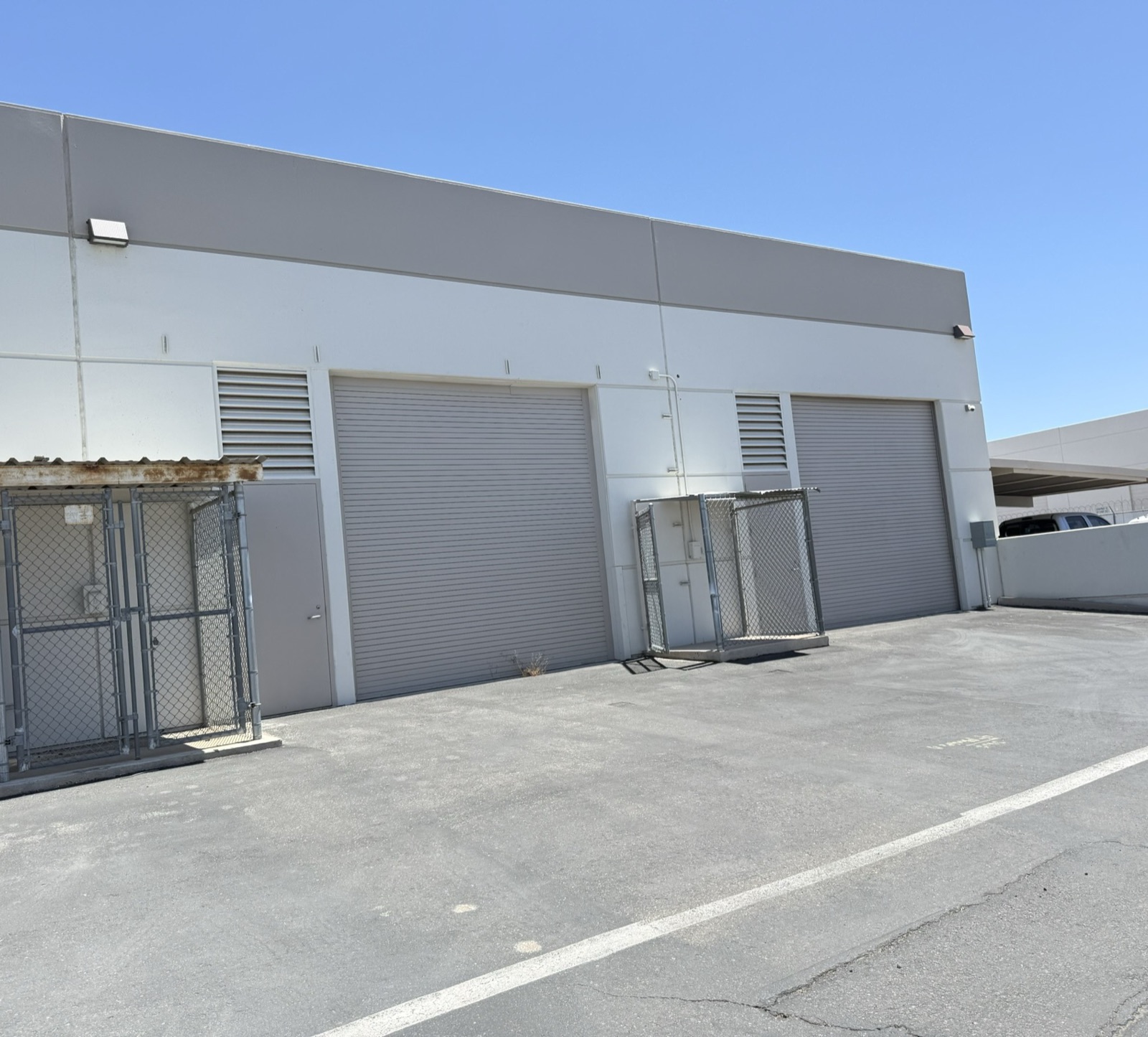 Drive-in warehouse bays — North Tucson, Tucson AZ